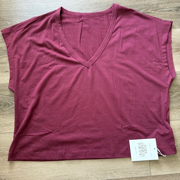 No Brand Tops - Women’s Burgundy V neck T shirt Size XXL burgundy